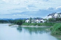 <b>和光同尘：追寻教育的真谛</b>