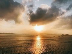 <b>感悟|生命如烛洒微光，星河灿烂勇向前</b>