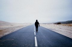 <strong>写给自己：别人的屋檐再大，都不如自己有把伞</strong>