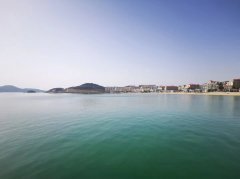 勇士搏出惊涛骇浪而不沉沦，懦夫在风平浪静也