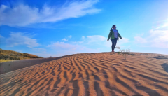 <strong>内心丰盈者，独行也从众</strong>