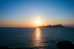 <strong>行善流芳千古，作恶遗臭万年</strong>