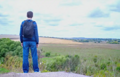 <b>真正的爱自己，是和自己的感受坚定的站在一起</b>