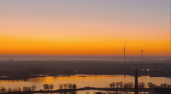 <strong>成年人的避风港是自己</strong>